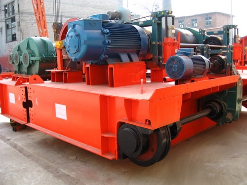 xe con cầu trục