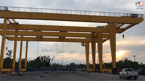 cổng trục 50 tấn khẩu độ 40m